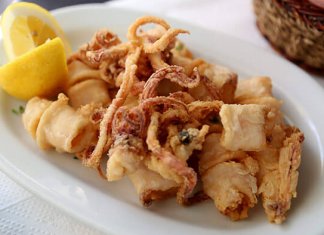 Kalamarakia crispy fried calamari