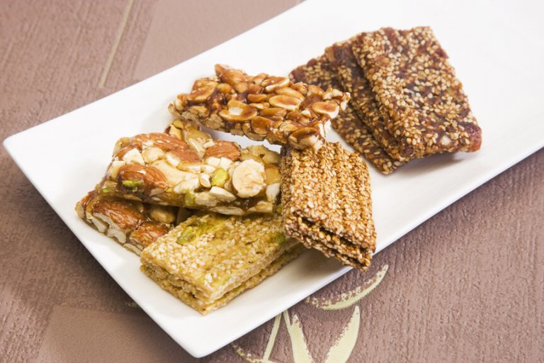 Pasteli (Ancient Greek honey and sesame snack bars) Chowcation