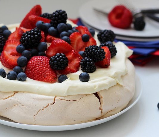 Pavlova meringue-based dessert